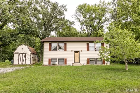 10609 Town Hall Rd, Mascoutah, IL 62258