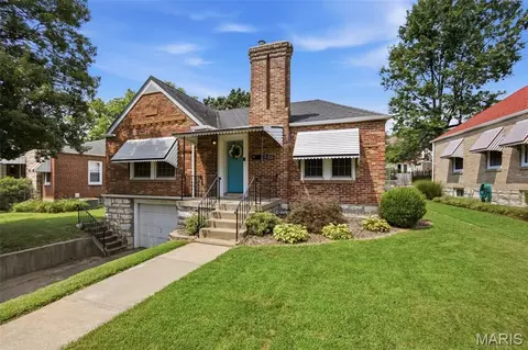 9131 Lucia Dr, Affton, MO 63123
