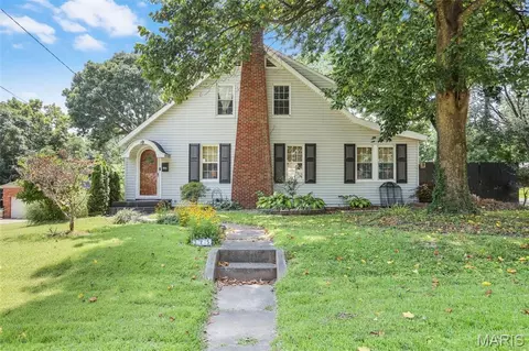 325 Sumner Blvd, Collinsville, IL 62234