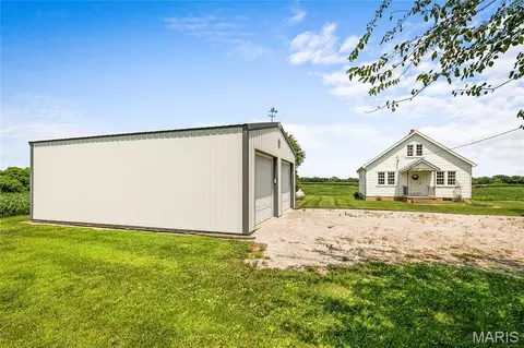 Exterior - 6269 Maeystown Rd, Waterloo, IL 62298 photo 2 of 4