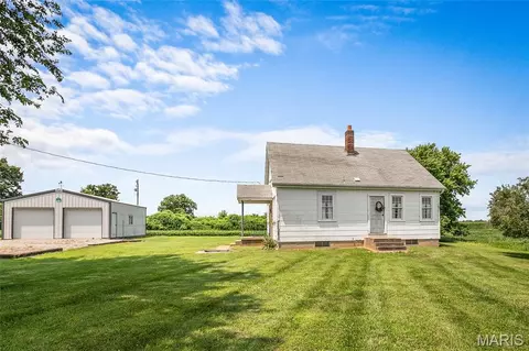 Exterior - 6269 Maeystown Rd, Waterloo, IL 62298 photo 3 of 4