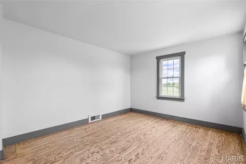 Bedroom - 6269 Maeystown Rd, Waterloo, IL 62298 photo 2 of 7