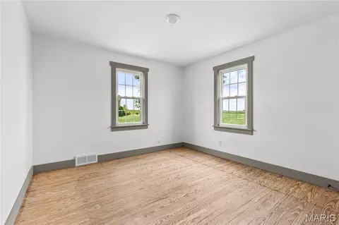 Bedroom - 6269 Maeystown Rd, Waterloo, IL 62298 photo 5 of 7