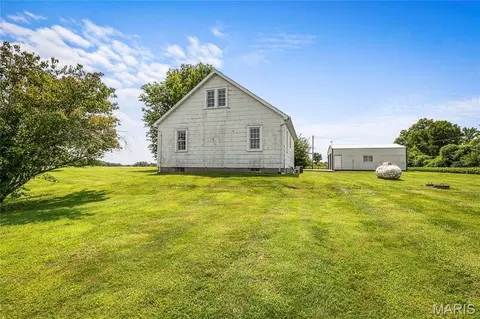 Exterior - 6269 Maeystown Rd, Waterloo, IL 62298 photo 4 of 4