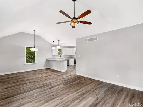 Living - 112 E Franklin St, Pacific, MO 63069 photo 3 of 3