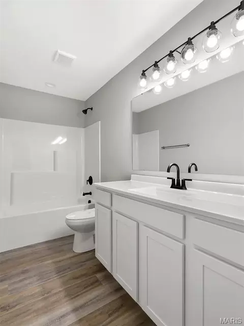Bath - 112 E Franklin St, Pacific, MO 63069 photo 3 of 3