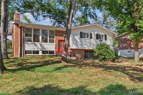 11051 Wylestone Ct, Saint Louis, MO 63126