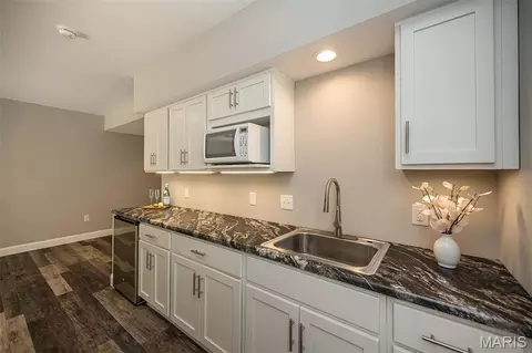 Kitchen - 249 Belmonte Cir, O'fallon, MO 63368 photo 3 of 3