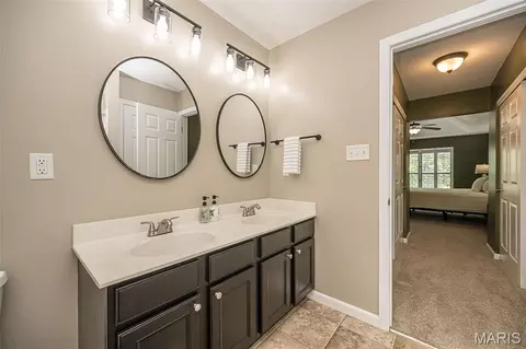 Bath - 249 Belmonte Cir, O'fallon, MO 63368 photo 4 of 5