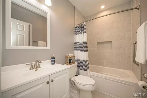 Bath - 249 Belmonte Cir, O'fallon, MO 63368 photo 3 of 5