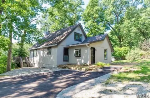 9166 Mohican Apt 9162 Dr, French Village, MO 63036