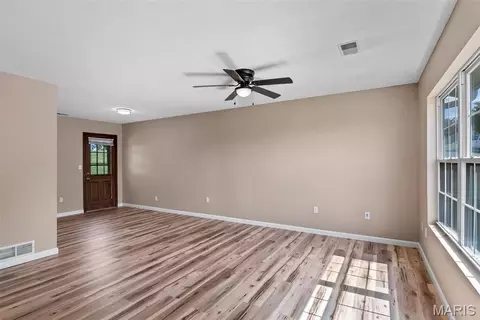 Living - 5 W 12th St, Washington, MO 63090 photo 3 of 7