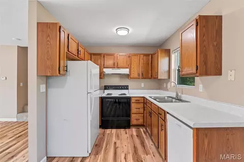 Kitchen - 5 W 12th St, Washington, MO 63090 photo 2 of 3