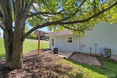 Exterior - 5 W 12th St, Washington, MO 63090 photo 6 of 7