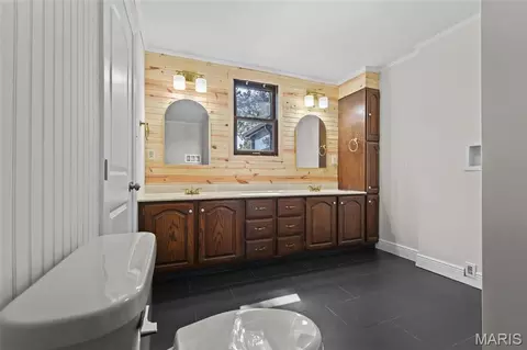Bath - 626 Lonedell Rd, Arnold, MO 63010 photo 2 of 8