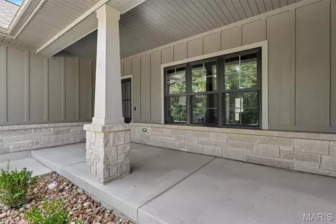 Exterior - 133 Stone Ledge Dr, Saint Clair, MO 63077 photo 5 of 9