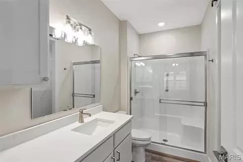 Bath - 133 Stone Ledge Dr, Saint Clair, MO 63077 photo 1 of 5