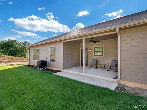 Exterior - 133 Stone Ledge Dr, Saint Clair, MO 63077 photo 6 of 8
