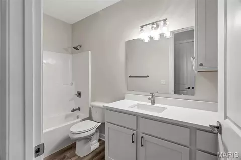 Bath - 133 Stone Ledge Dr, Saint Clair, MO 63077 photo 3 of 5