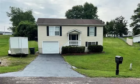 6224 Yellow Brick Rd, Washington, MO 63090