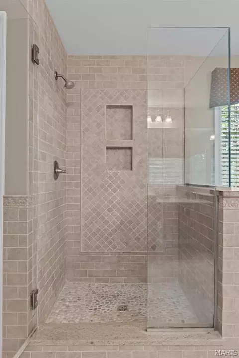 Bath - 991 Sheffield Forest Ct, Wildwood, MO 63021 photo 6 of 12