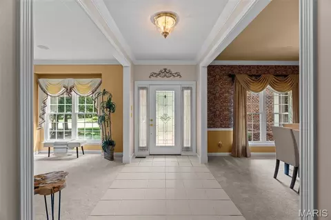 Entry Way - 991 Sheffield Forest Ct, Wildwood, MO 63021 photo 2 of 4