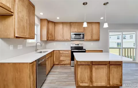 Kitchen - 131 Peruque Creek Mnr, Wright City, MO 63390 photo 9 of 12