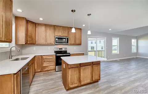 Kitchen - 131 Peruque Creek Mnr, Wright City, MO 63390 photo 10 of 12