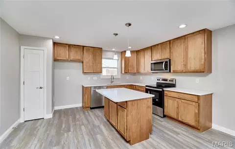Kitchen - 131 Peruque Creek Mnr, Wright City, MO 63390 photo 6 of 12