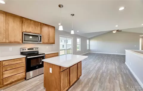 Kitchen - 131 Peruque Creek Mnr, Wright City, MO 63390 photo 11 of 12