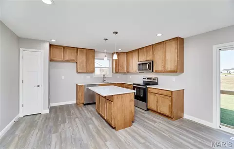 Kitchen - 131 Peruque Creek Mnr, Wright City, MO 63390 photo 5 of 12