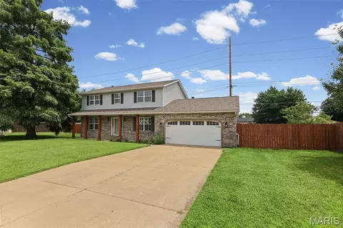 Exterior - 1112 Danzig Dr, O'fallon, IL 62269 photo 3 of 7