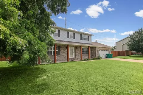 Exterior - 1112 Danzig Dr, O'fallon, IL 62269 photo 2 of 7