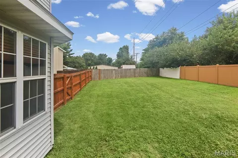 Exterior - 1112 Danzig Dr, O'fallon, IL 62269 photo 6 of 7