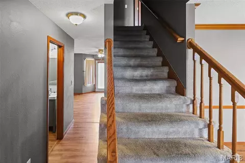 Entry Way - 1112 Danzig Dr, O'fallon, IL 62269 photo 2 of 3