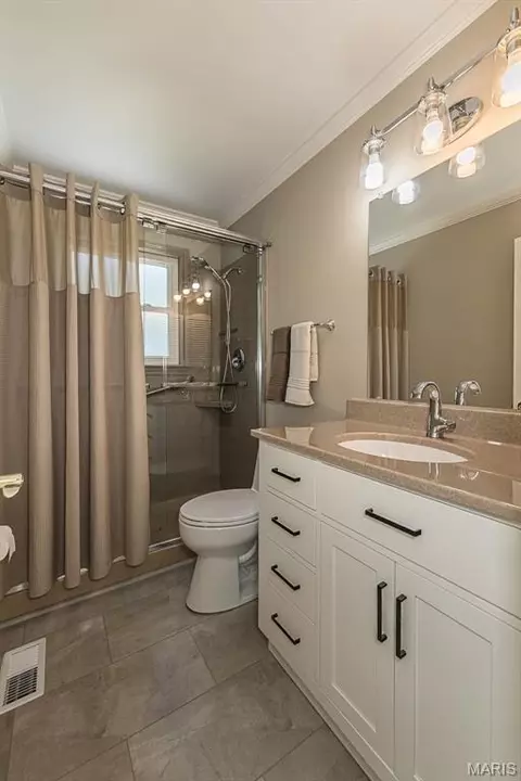 Bath - 1524 Pheasant Ridge Dr, Ellisville, MO 63011 photo 3 of 3