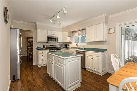 Kitchen - 1524 Pheasant Ridge Dr, Ellisville, MO 63011 photo 3 of 5