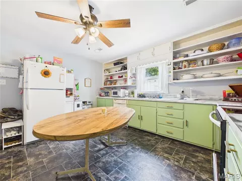 Kitchen - 329 W Parker Ave, Chaffee, MO 63740 photo 2 of 3