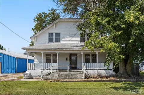 209 W Saint Louis Ave, East Alton, IL 62024