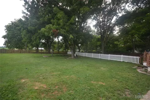 Exterior - 5561 Blank Rd, Smithton, IL 62285 photo 5 of 6
