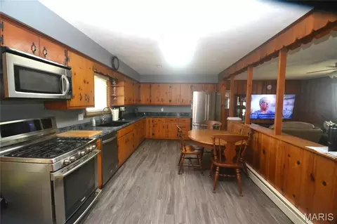 Kitchen - 5561 Blank Rd, Smithton, IL 62285 photo 1 of 2