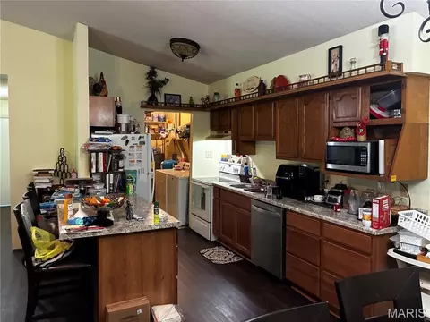 Kitchen - 28254 Pike 224, Eolia, MO 63344 photo 2 of 2