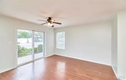 Living - 7101 Spring Creek Ln, O'fallon, MO 63368 photo 2 of 6
