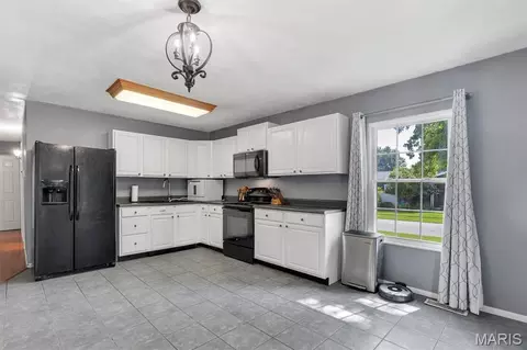 Kitchen - 36 Cedar Dr, Pacific, MO 63069 photo 1 of 1