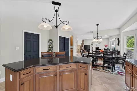 Kitchen - 1388 Red Oak Plantation Dr, Ballwin, MO 63021 photo 2 of 4