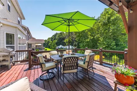 Exterior - 1388 Red Oak Plantation Dr, Ballwin, MO 63021 photo 5 of 44