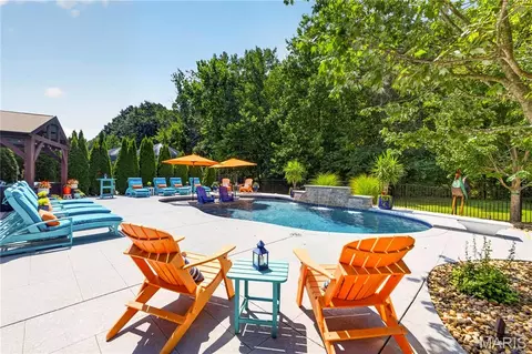 Exterior - 1388 Red Oak Plantation Dr, Ballwin, MO 63021 photo 21 of 44