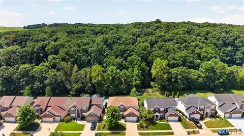 View/Area - 1388 Red Oak Plantation Dr, Ballwin, MO 63021 photo 6 of 7