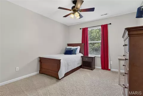 Bedroom - 1388 Red Oak Plantation Dr, Ballwin, MO 63021 photo 5 of 7