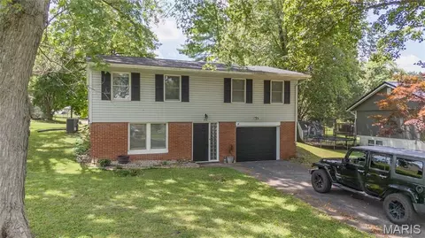 605 N Sunflower St, Vandalia, IL 62471